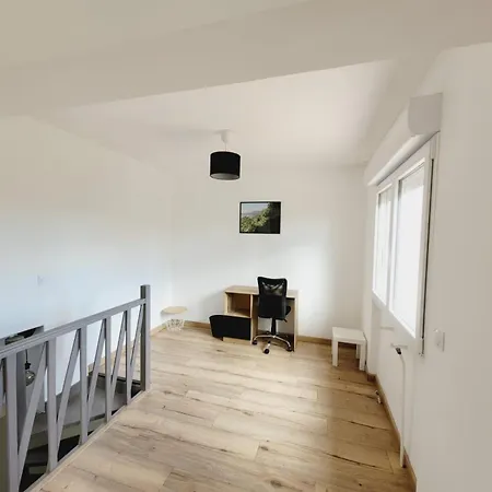 Holiday home Grande Maison Familiale Avec Piscine, Proche Villeneuve-les-Beziers