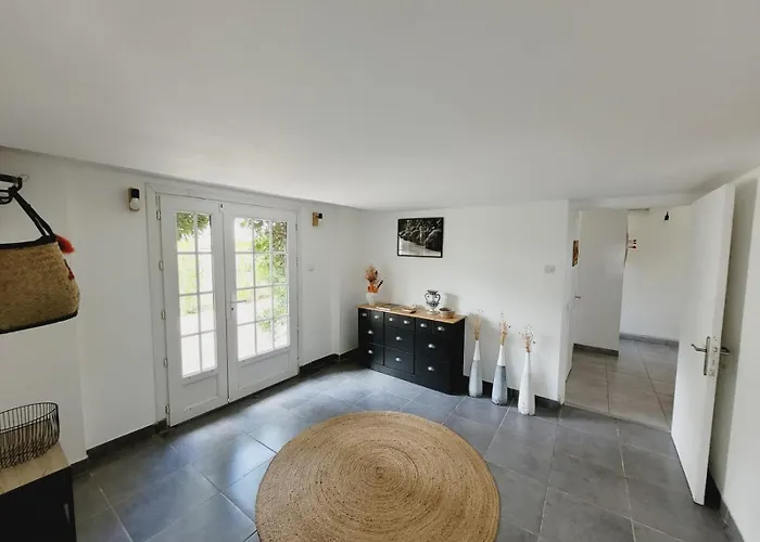 Grande Maison Familiale Avec Piscine, Proche Casa de Férias