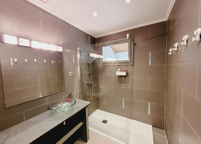 Grande Maison Familiale Avec Piscine, Proche Villeneuve-lès-Béziers