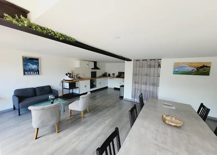 Grande Maison Familiale Avec Piscine, Proche Casa de Férias